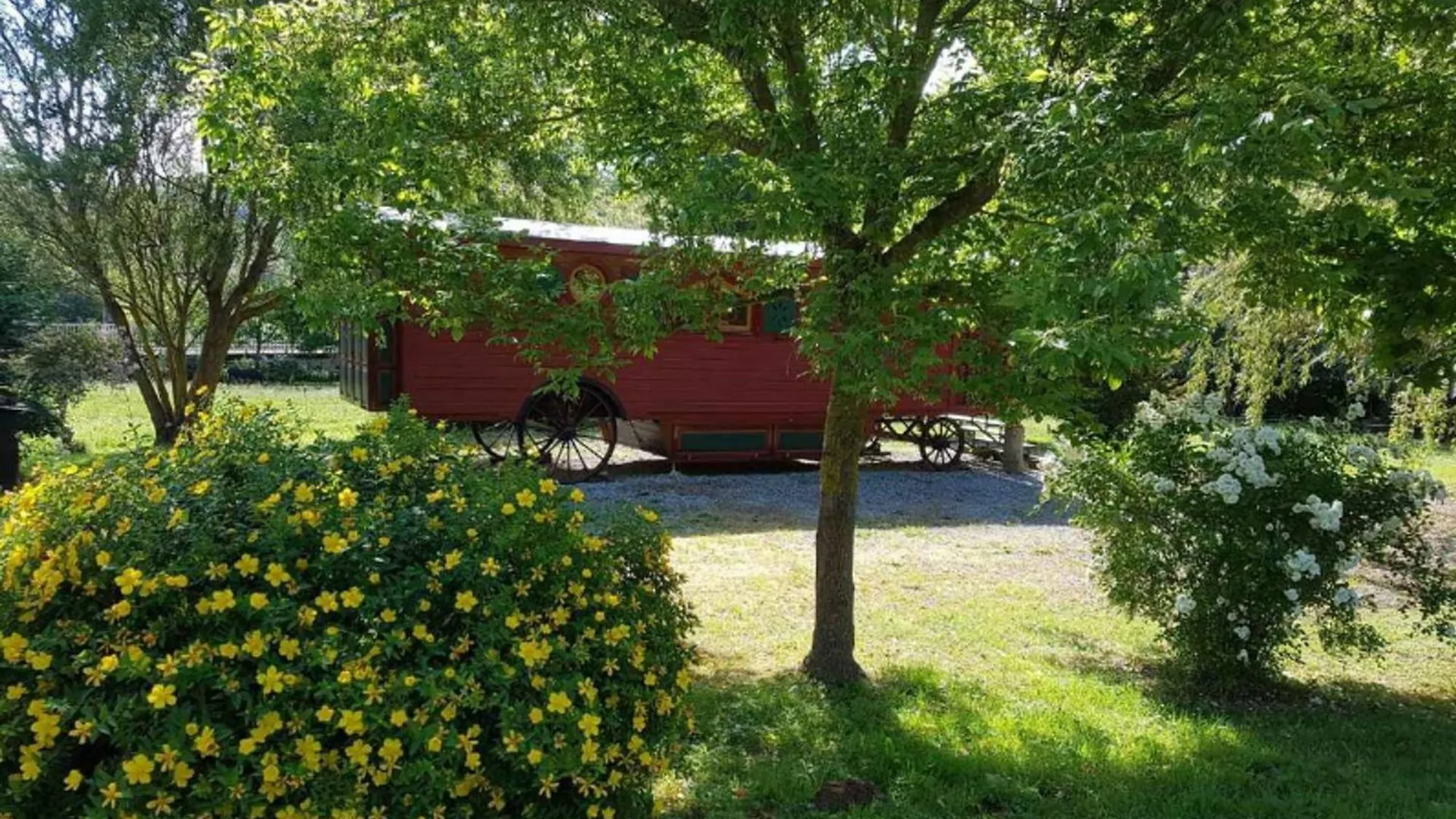 Bungalow Charmant Pres De Sedeilhac Avec Jardin Et Terrasse Franquevielle